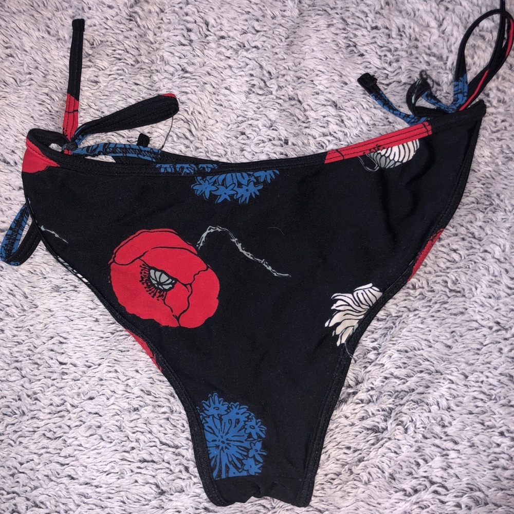 TIE BIKINI BOTTOMS